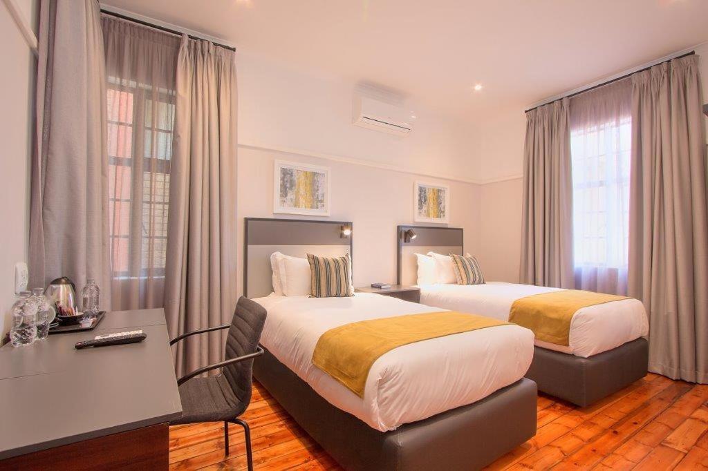 The Pretoria Hotel Bagian luar foto