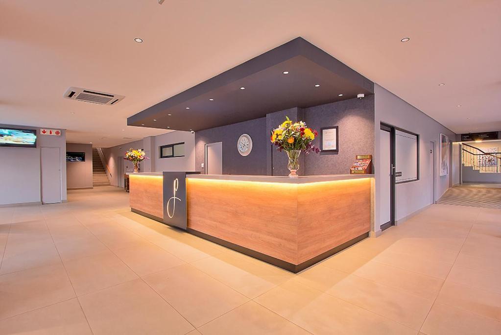 The Pretoria Hotel Bagian luar foto