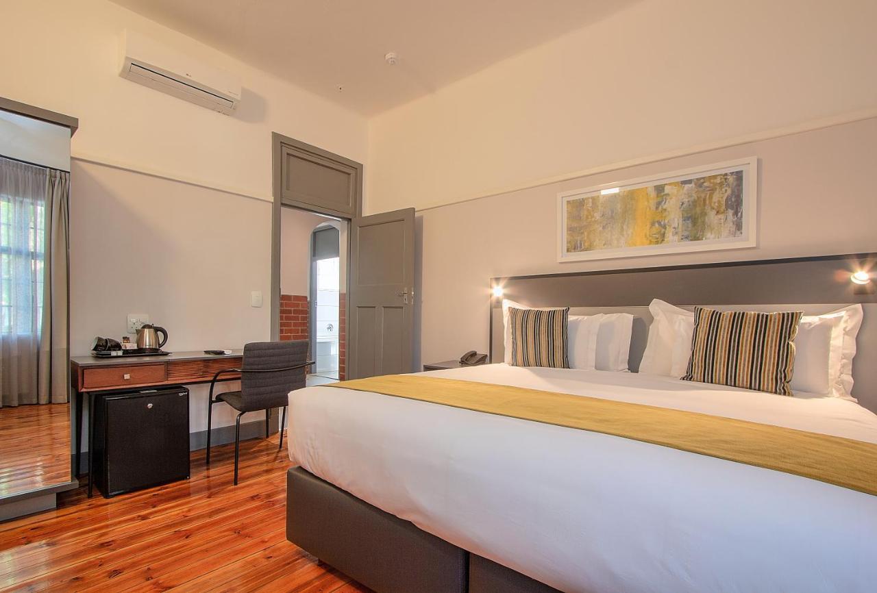 The Pretoria Hotel Bagian luar foto